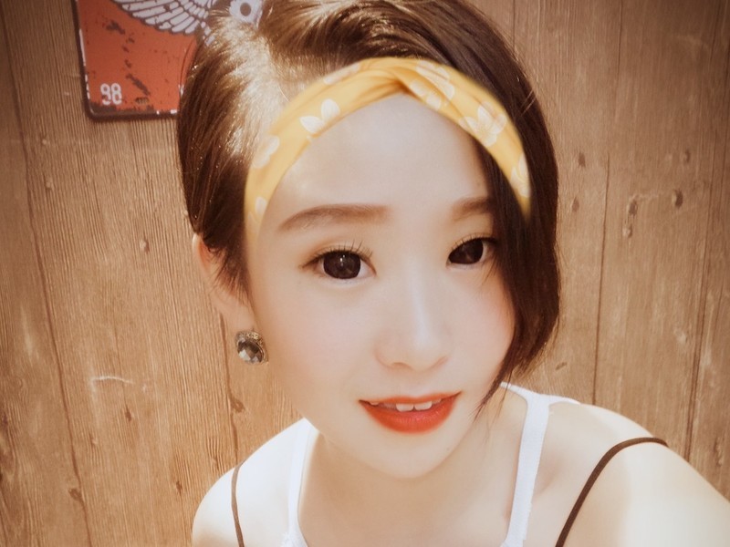 播音主持白又白的主播海报