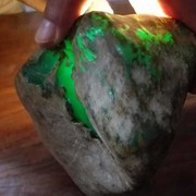 卧龍翡翠原石