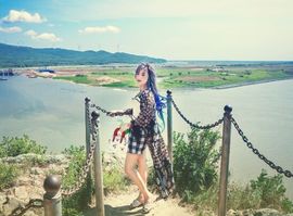 看清了，就看轻了。主播照片