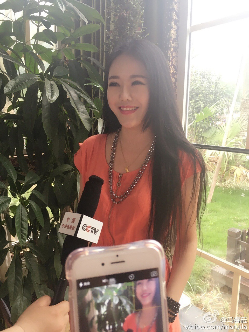 叶子和马睿菈主播照片