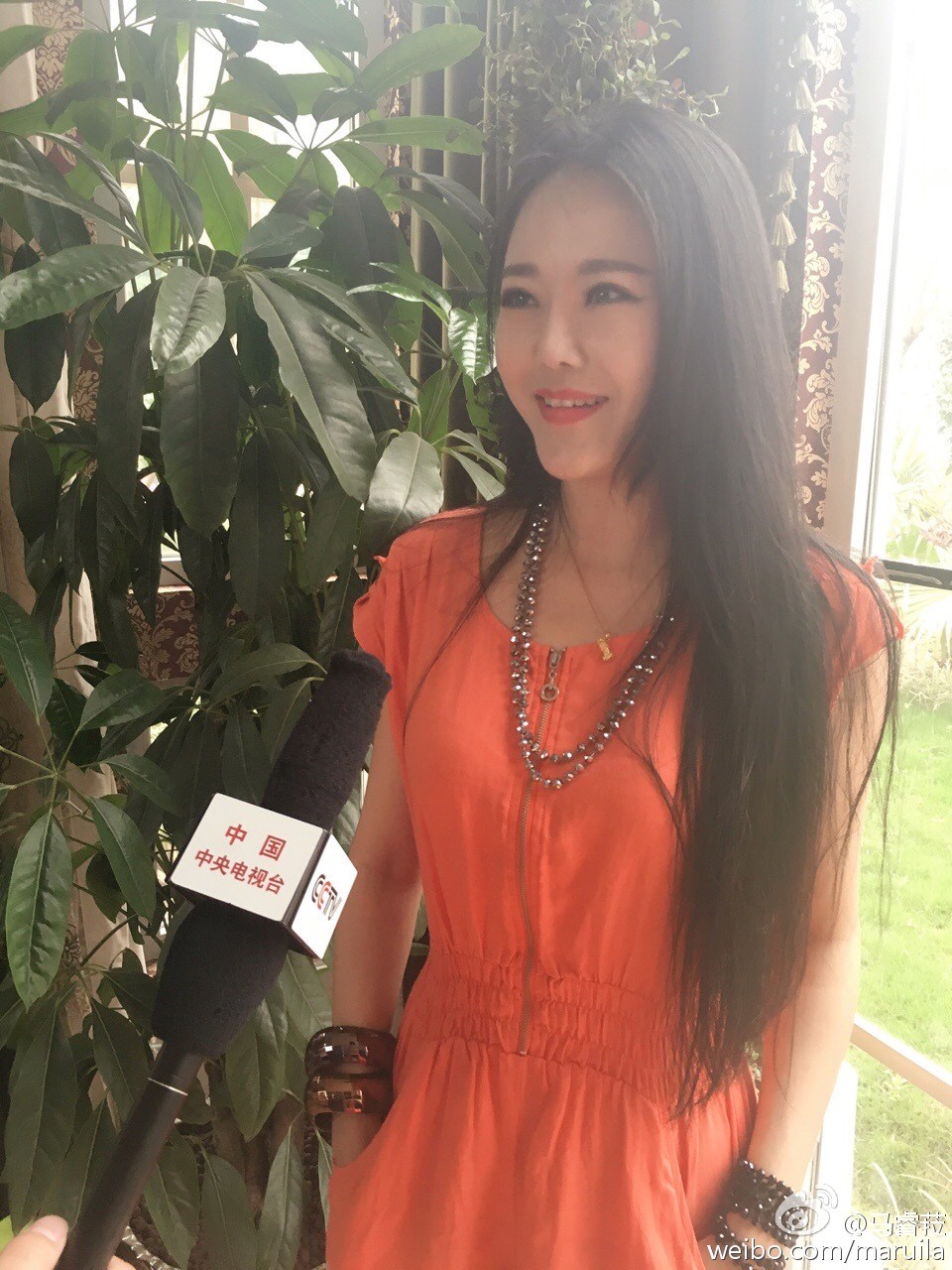 叶子和马睿菈主播照片