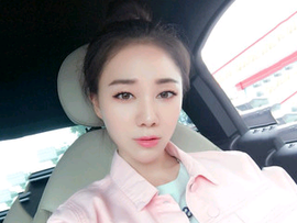 爱旅行的居士主播照片