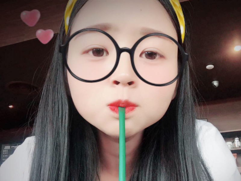 哔哩哔哩嘣的主播海报