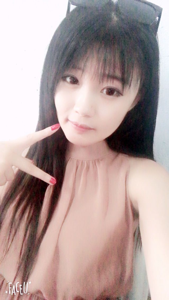 小美婷没人爱的主播照片