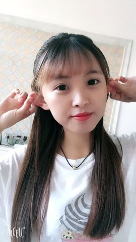 阿宅呀主播照片