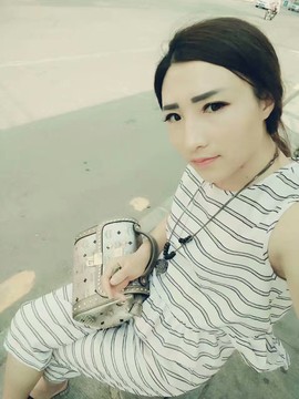 小奶瓶玩家主播照片