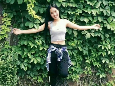 兔子安静唱歌海报