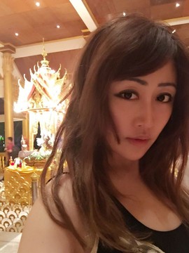 大聆听温主播照片