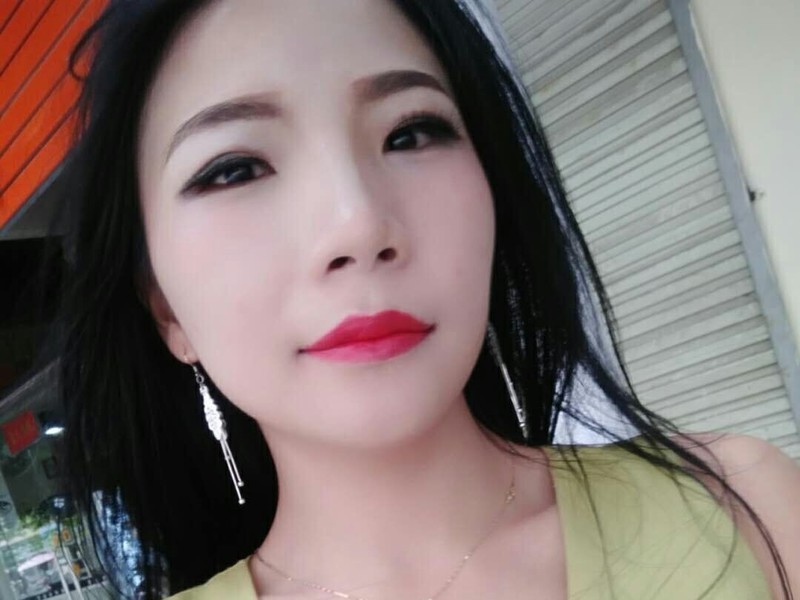 凌兰兰的主播海报