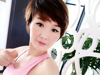 长发飘飘c的主播照片