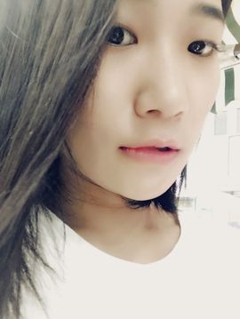 🙈`黄小言.主播照片