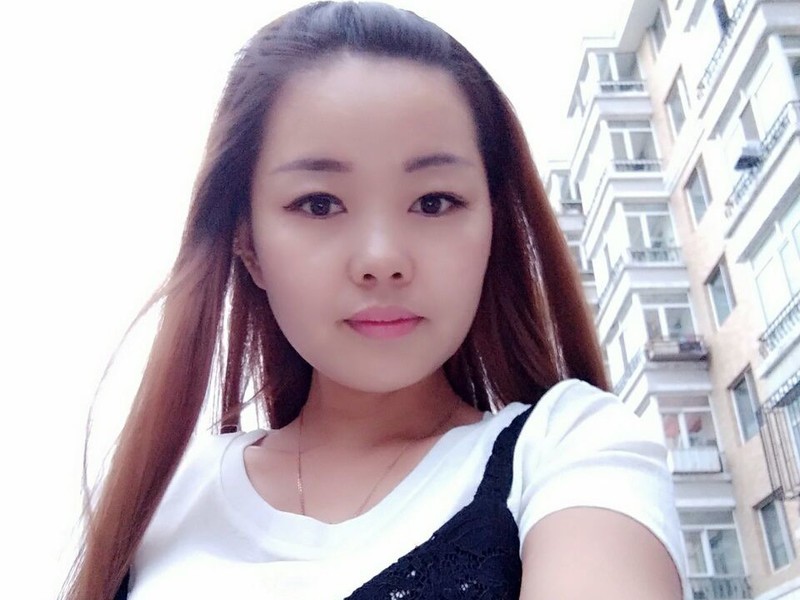 新人小妖精的主播海报