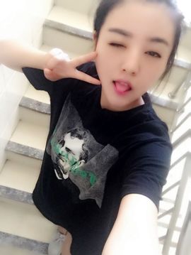 九小九，主播照片