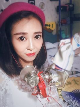 小狗啊主播照片