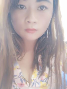 单身馨儿想升五冠主播照片
