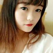 墨绿色。。
