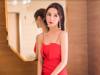 出来打游戏的主播照片