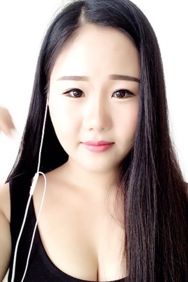 亲切家族主播照片