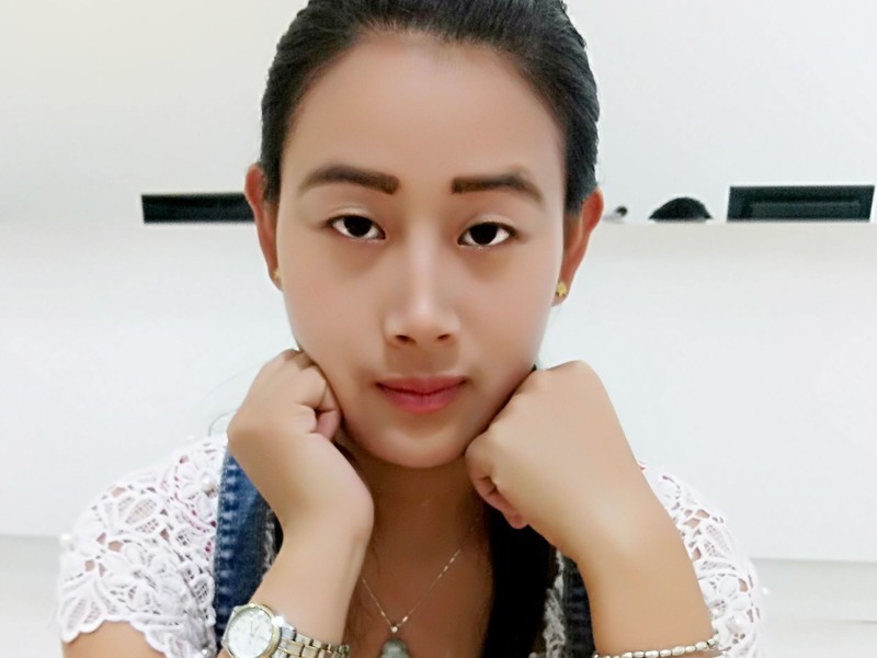 我哭谁疼t的主播海报