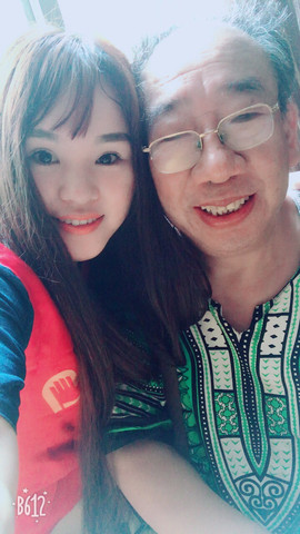 小蔓蔓实力唱将主播照片
