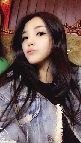 九小九，主播照片