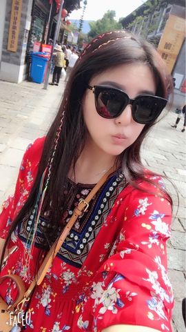 九小九，主播照片