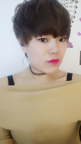 脸脸吃不饱主播照片