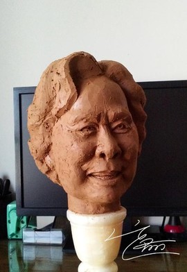 魏君丽雕像艺术主播照片