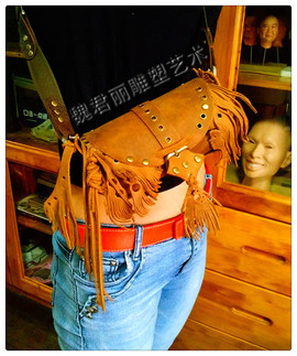 魏君丽雕像艺术主播照片