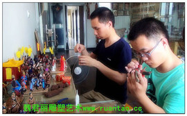 魏君丽雕像艺术主播照片