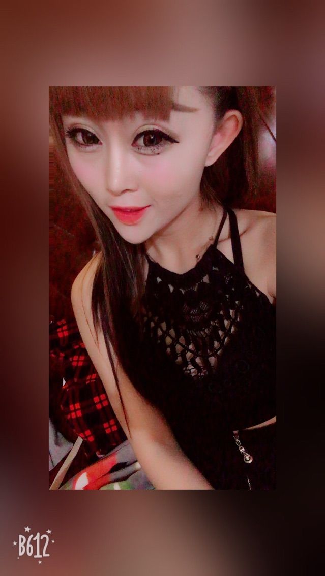 👄魅儿👄的主播照片