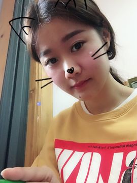 黄大宝最美主播照片