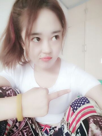 保护视力偷瞄帅哥的主播照片