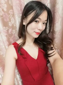 小美西求关注主播照片