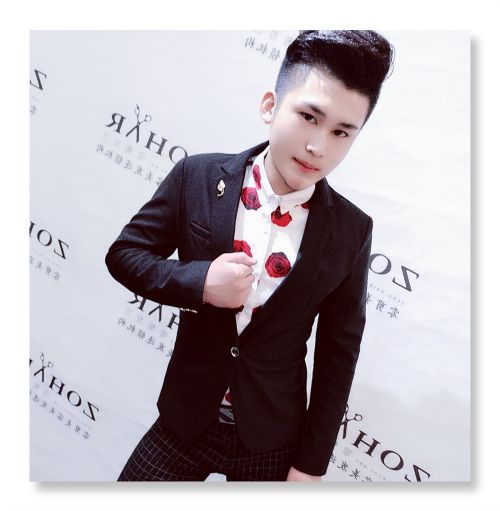 晓凡，，，，，的主播照片