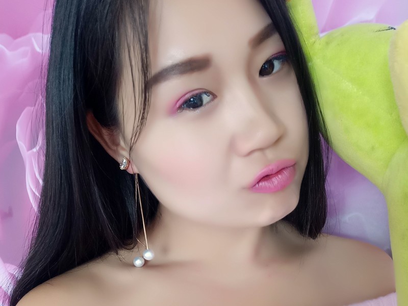 逗~妮~乐的主播海报