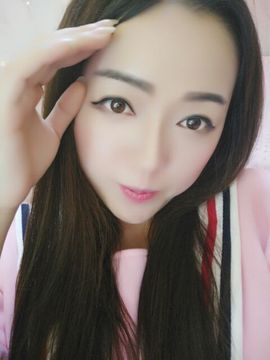 绝绝子雅主播照片