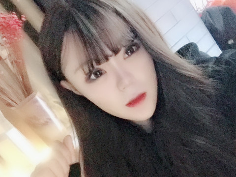 拥抱等七七海报