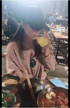元气。女神安安主播照片