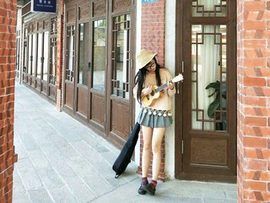 爱旅行的居士主播照片
