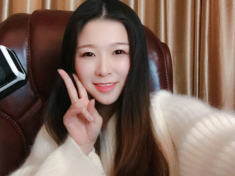 开心的小耳朵的主播海报