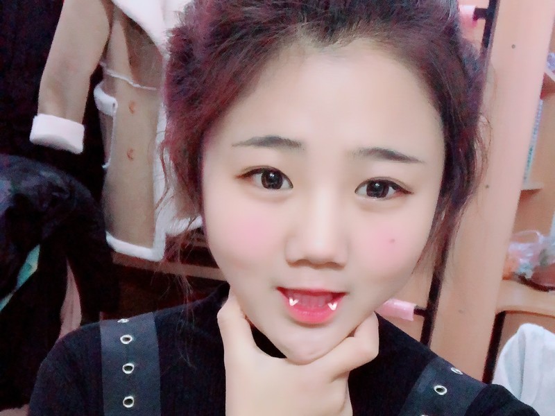 是可爱吖g的主播海报