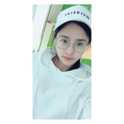 小雪雪🌱海报