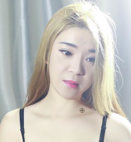 新人彩儿主播照片