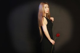 新人彩儿主播照片