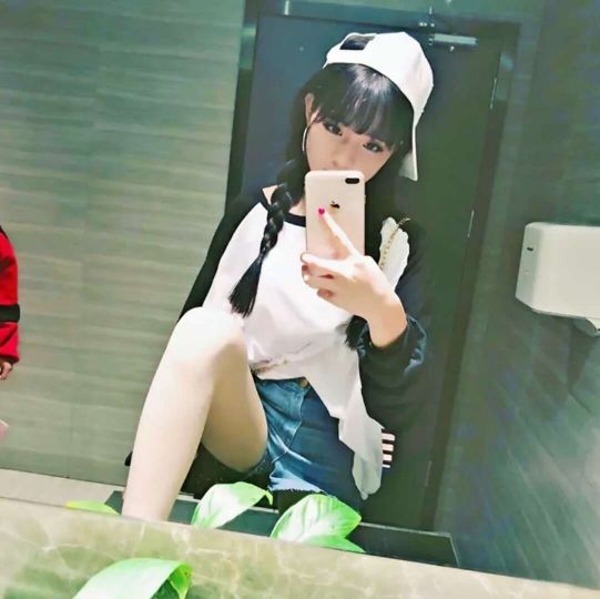 陌如初。主播照片
