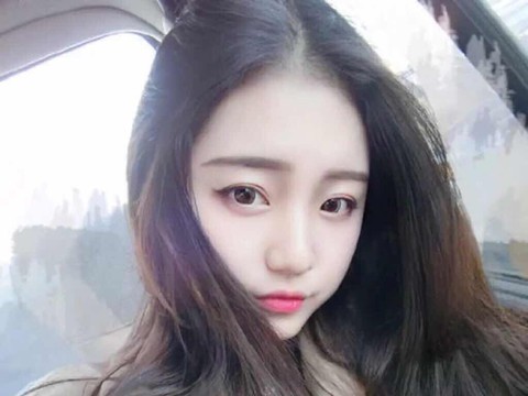 小阿美、新人求关注海报