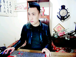 巴彦努力忘记烦脑的主播照片