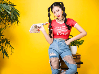 举出。。。的主播照片