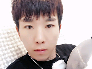 孤文狼世的主播照片